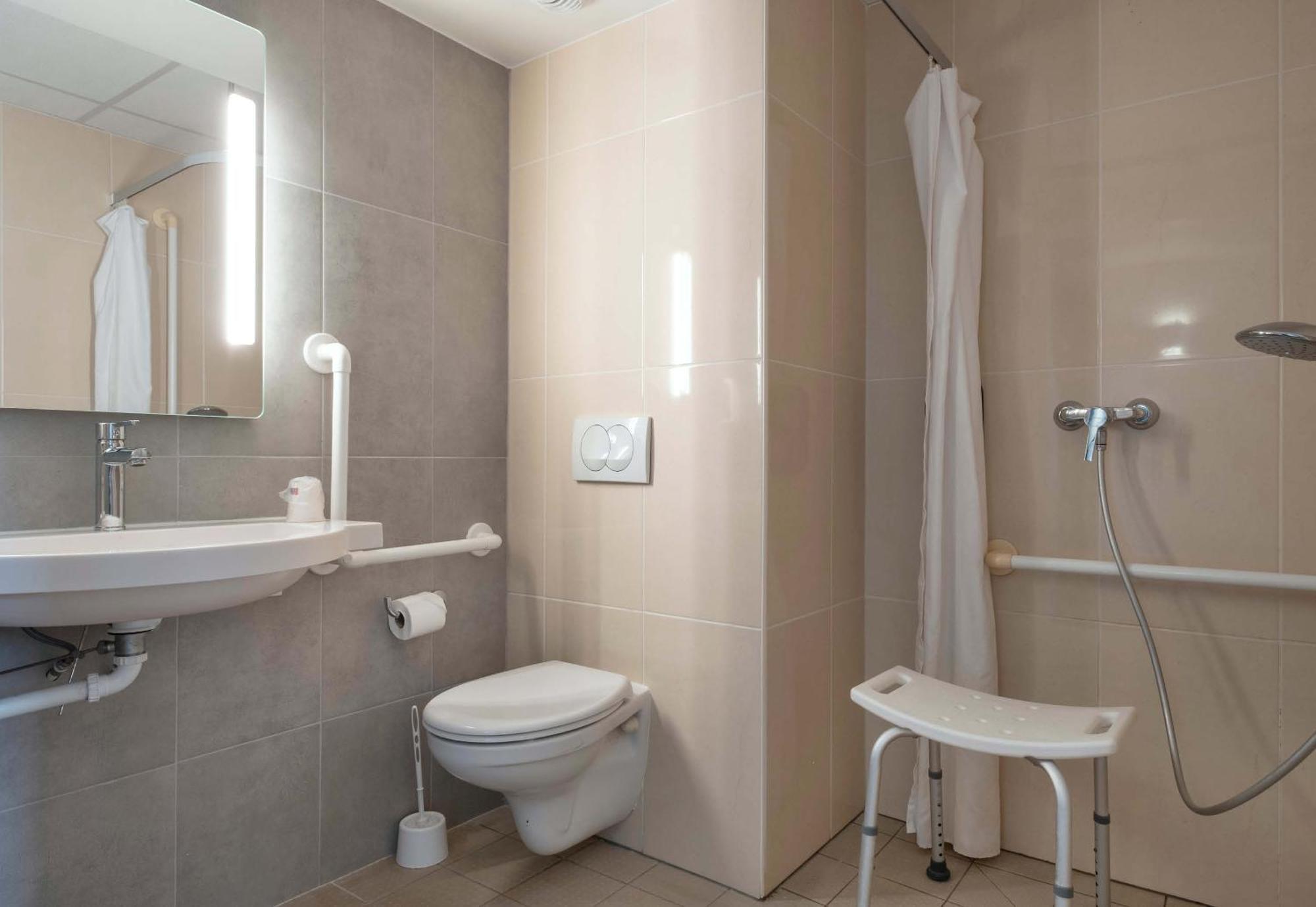 B&B Hôtel Niort Marais Poitevin Exterior foto