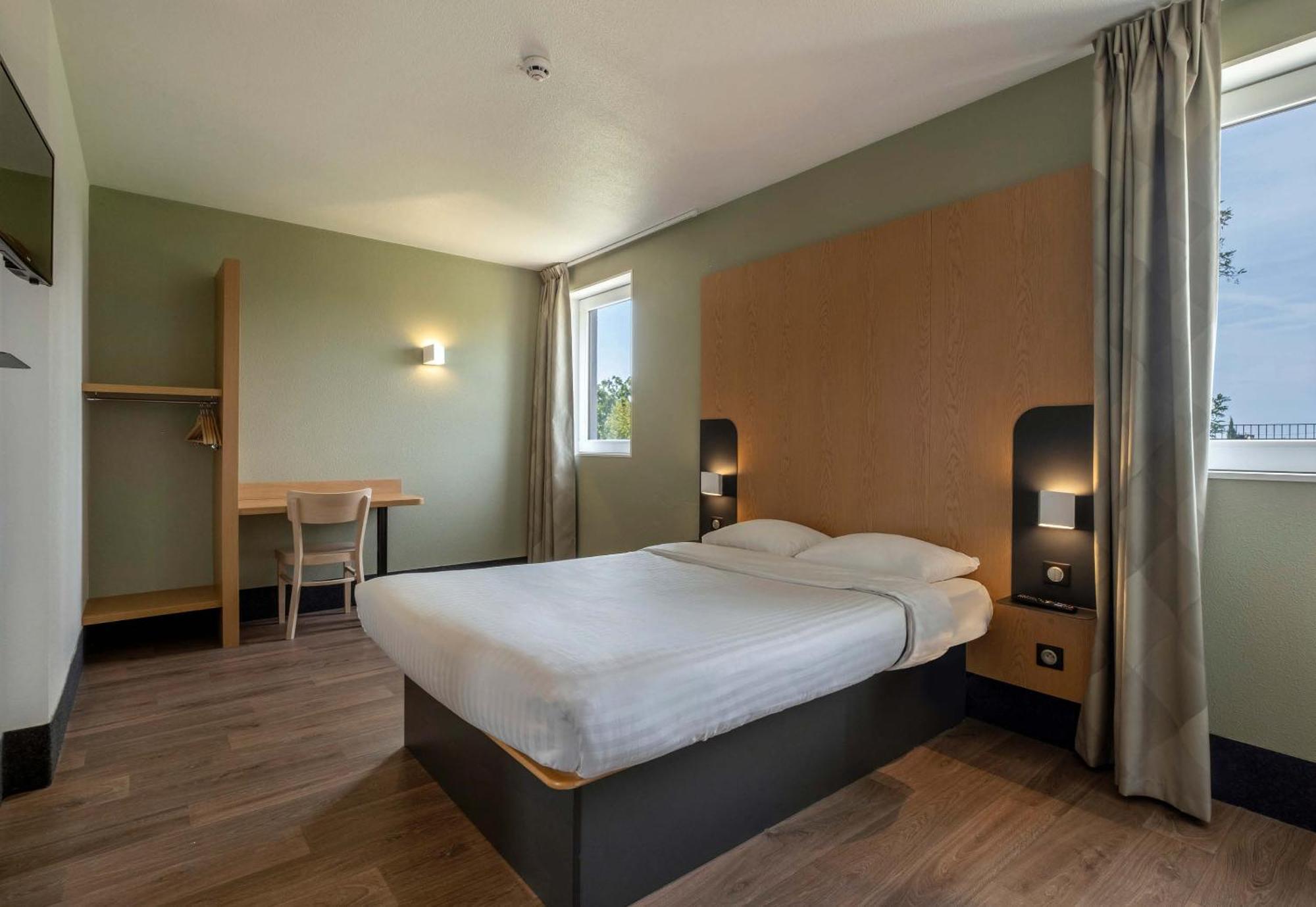 B&B Hôtel Niort Marais Poitevin Exterior foto
