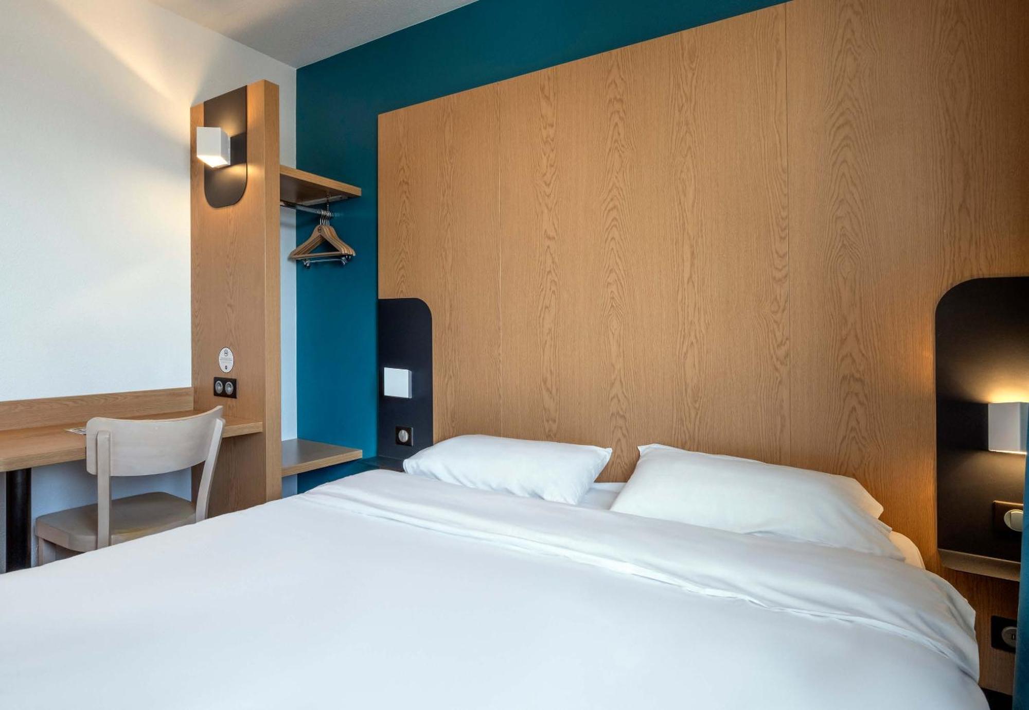 B&B Hôtel Niort Marais Poitevin Exterior foto